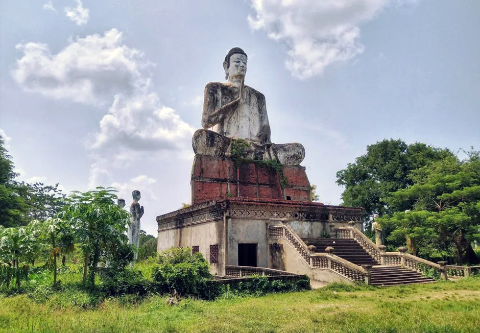 Buddha statues
