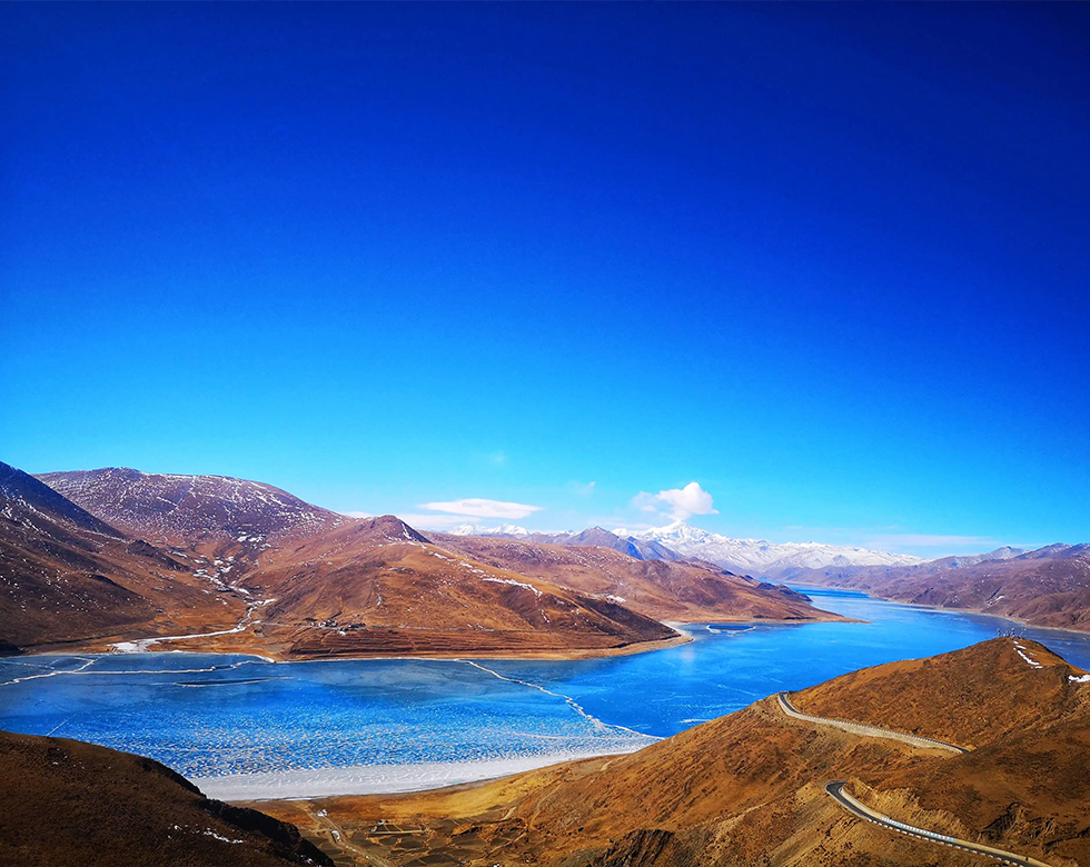 Yamdrok Yumtso Lake