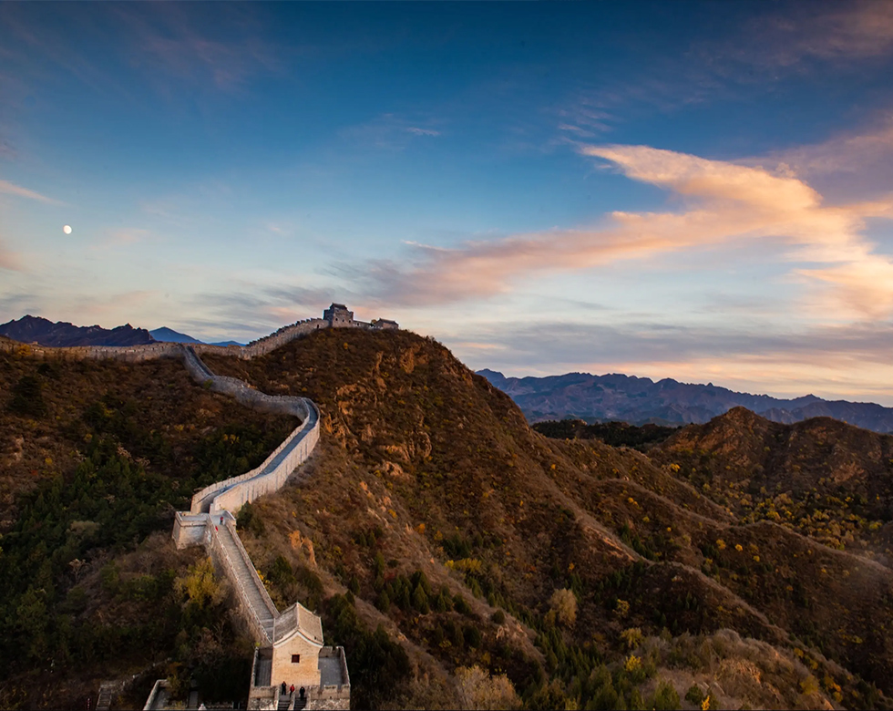 Sunrise at Jinshanling Great Wall