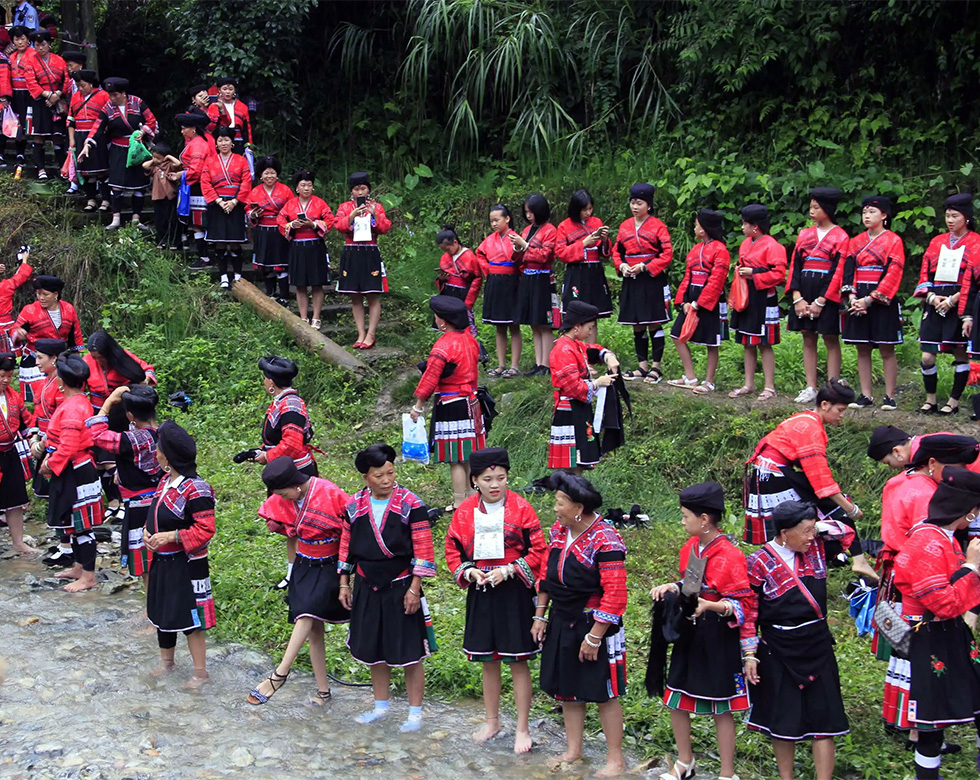 Clothes-Hanging Festival of the Red Yao