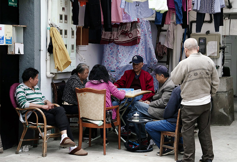Exploring Shanghai’s historic alleys and experiencing local life