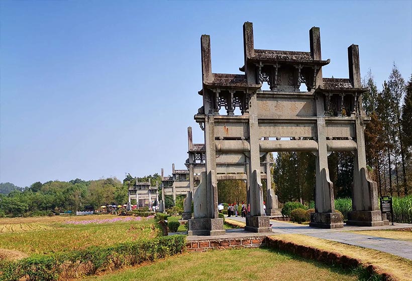 Tangyue Memorial Archways